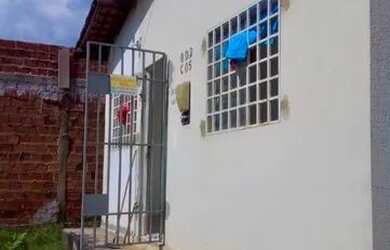 Imagem: A casa possui 2 Dormitórios, 1 Banheiro e está localizado