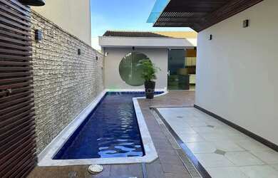 Imagem: A casa possui 3 Dormitórios, 4 Banheiros, 4 Vagas na garagem