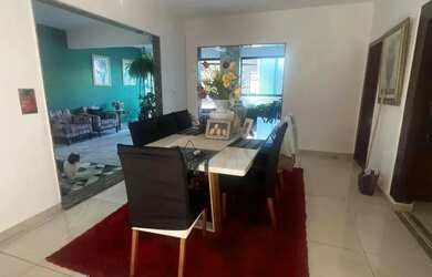 Imagem 4: Casas para locação no Centro em Macaé/RJ, 02 Casas sendo 1 térrea e a outra sobrado com ga