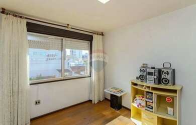 Imagem 11: Apartamento 4 domitórios dependência, 2 vagas, com elevador, em frente...