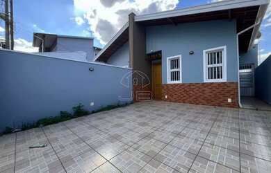 Imagem: A casa possui 2 Dormitórios, 1 Banheiro, 1 Vaga na garagem