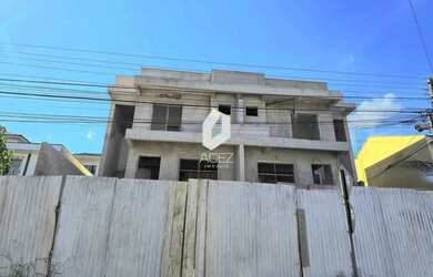 Imagem: A casa possui 3 Dormitórios, 3 Banheiros, 4 Vagas na garagem