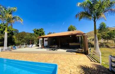 Imagem: A fazenda possui 5.000m² de Área e está localizado em Crucilândia