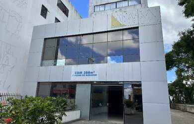 Imagem: O depósito possui 5 Vagas na garagem, 388m² de Área e está