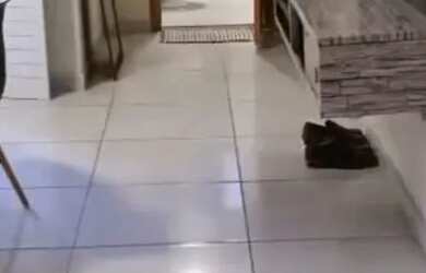 Imagem: A casa possui 1 Dormitório e 1 Banheiro e está localizado