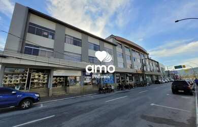 Imagem: O depósito possui 1 Vaga na garagem e 98m² de Área e está