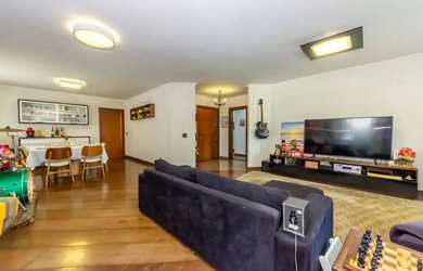 Imagem: O apartamento possui 4 Dormitórios, 4 Banheiros, 2 Vagas na