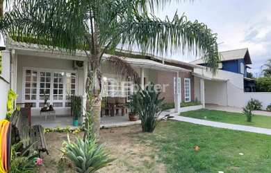 Imagem: A casa à venda possui 3 Dormitórios, 3 Banheiros, 2 Vagas