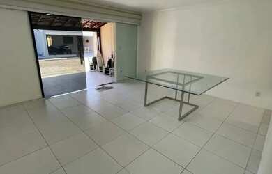 Imagem: A casa em condomínio possui 3 Dormitórios, 2 Banheiros, 3