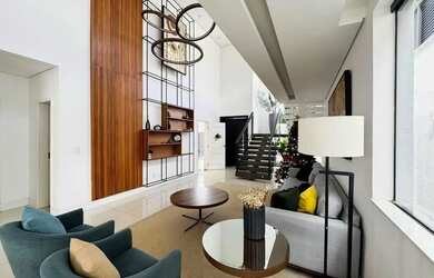 Imagem: A casa em condomínio possui 4 Dormitórios, 5 Banheiros, 4