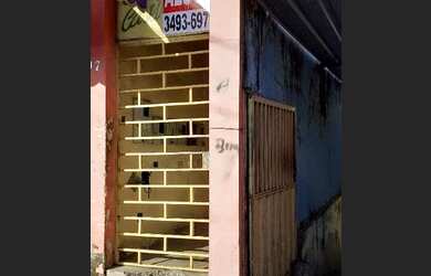 Imagem: A casa possui 3 Dormitórios, 1 Banheiro, 50m² de Área e