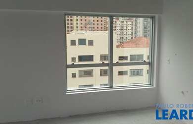 Imagem: O depósito possui 1 Vaga na garagem e 37m² de Área e está