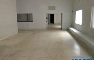 Imagem: O depósito possui 478m² de Área e está localizado em Vila