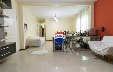 Imagem: A casa possui 5 Dormitórios, 5 Banheiros, 5 Vagas na garagem