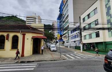 Imagem: O apartamento possui 4 Dormitórios, 5 Banheiros, 3 Vagas na