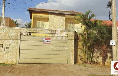 Imagem: O depósito possui 5 Vagas na garagem, 200m² de Área e está