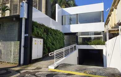 Imagem: O depósito possui 5 Vagas na garagem, 398m² de Área, Imóvel