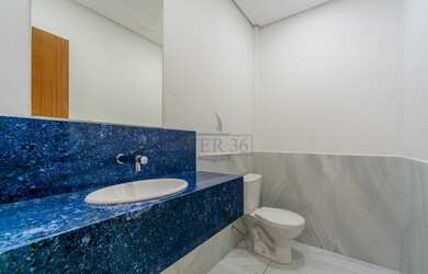 Imagem 16: Porto Alegre - Prédio Inteiro - Tristeza