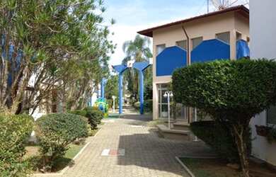 Imagem: A casa em condomínio possui 3 Dormitórios, 3 Banheiros, 2