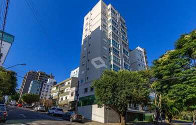 Imagem: O apartamento possui 2 Dormitórios, 1 Banheiro, 2 Vagas na