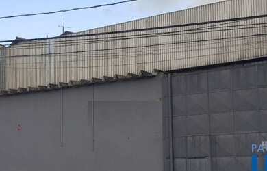 Imagem: O depósito possui 5 Vagas na garagem, 640m² de Área e está