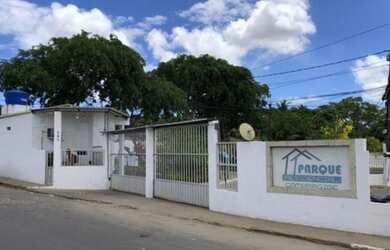 Imagem: A casa em condomínio possui 3 Dormitórios, 1 Banheiro e está