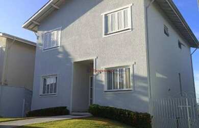 Imagem: A casa em condomínio possui 4 Dormitórios, 3 Banheiros, 4