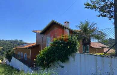 Imagem 4: Casa em Condomínio. Piscina, Churrasqueira, Lareirae3 Vagas na garagem