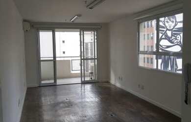 Imagem: O depósito possui 3 Vagas na garagem e 100m² de Área e está