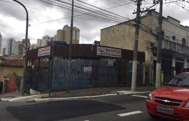 Imagem: O depósito possui 5 Vagas na garagem, 350m² de Área e está