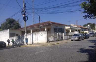 Imagem: A casa possui 5 Dormitórios, 5 Banheiros, 5 Vagas na garagem