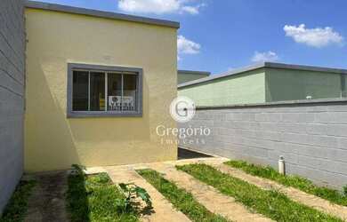 Imagem: A casa possui 2 Dormitórios, 1 Banheiro, 2 Vagas na garagem