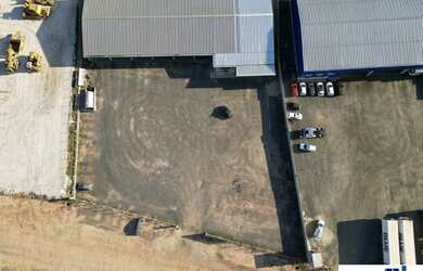 Imagem: O depósito possui 3 Vagas na garagem, 1.140m² de Área e