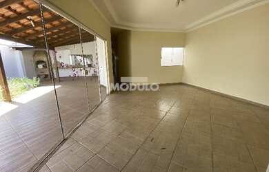 Imagem: A casa em condomínio possui 2 Dormitórios, 2 Banheiros, 3