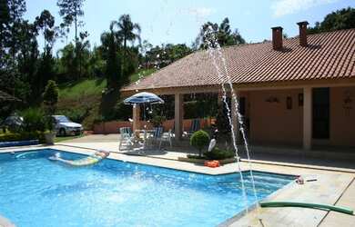 Imagem: A fazenda possui 7000m² de Área e está localizado em Chácaras