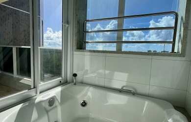 Imagem 7: Mansão Cartier. Piscina, Varanda, 243m² de Áreae4 Vagas na garagem