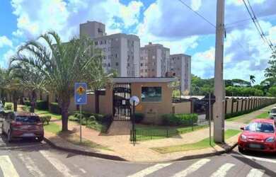 Imagem: O apartamento possui 2 Dormitórios, 1 Banheiro, 1 Vaga na garagem