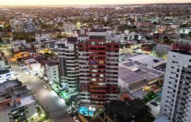 Imagem: O apartamento possui 4 Dormitórios, 3 Banheiros, 2 Vagas na