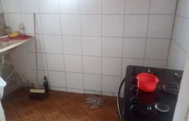 Imagem 3: Alugo uma casa 1/4. 2 Banheirose1 Dormitório