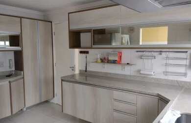 Imagem: A casa em condomínio possui 4 Dormitórios, 4 Banheiros, 3