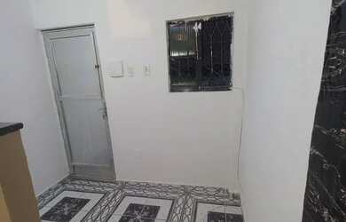 Imagem: A casa possui 1 Dormitório, 1 Banheiro e está localizado