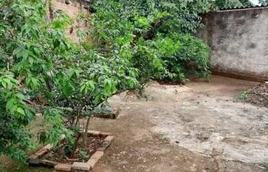 Imagem: A casa possui 3 Dormitórios, 2 Banheiros, 3 Vagas na garagem