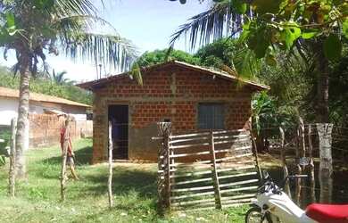 Imagem: A casa possui 2 Dormitórios, 1 Banheiro e está localizado