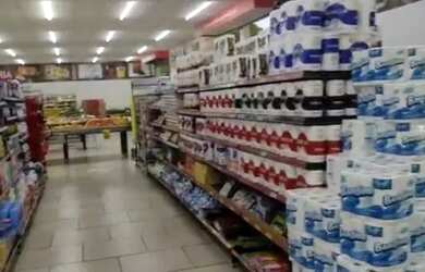 Imagem: O depósito possui 5 Vagas na garagem, 800m² de Área e está