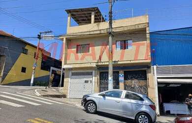 Imagem: A casa possui 5 Dormitórios, 3 Banheiros, 2 Vagas na garagem