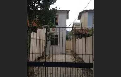 Imagem: A casa possui 3 Dormitórios, 1 Banheiro, 3 Vagas na garagem