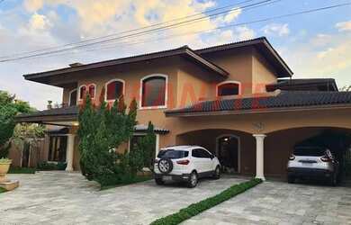 Imagem: A casa possui 5 Dormitórios, 5 Banheiros, 3 Vagas na garagem