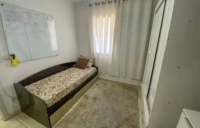 Imagem: A casa possui 4 Dormitórios, 4 Banheiros, 2 Vagas na garagem