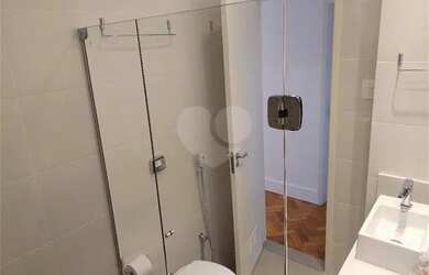 Imagem: O apartamento possui 2 Dormitórios, 2 Banheiros, 72m² de Área