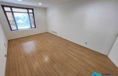 Imagem: O depósito possui 1 Vaga na garagem, 35m² de Área e está